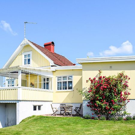Amazing Home In Smalandsstenar With Wifi Atteras エクステリア 写真